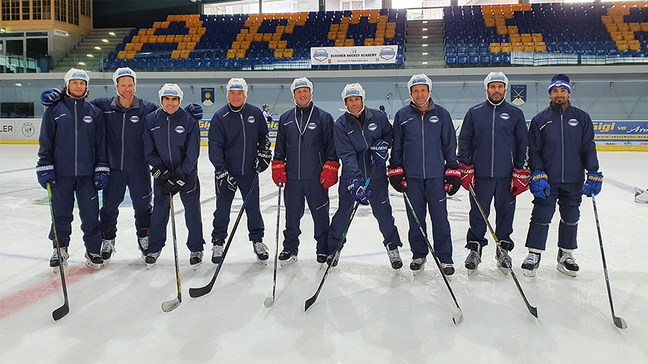 Academy Hockey Coaches in Arosa bestehend aus Andres Ambhl, Adrian Wichser, Marco Bayer und vielen mehr. 